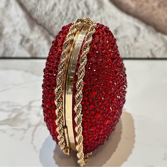 NWOT Elegant Red Heart-Shaped Braided Accent Sequins Clutch - Picture 8 of 9
